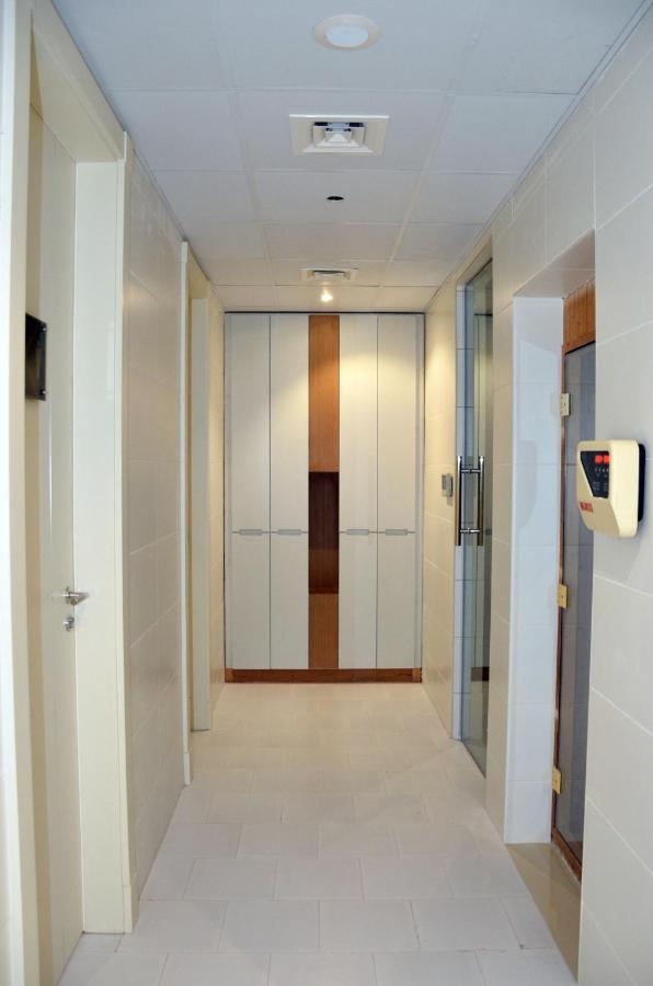 The Lodge Suites Manama Extérieur photo