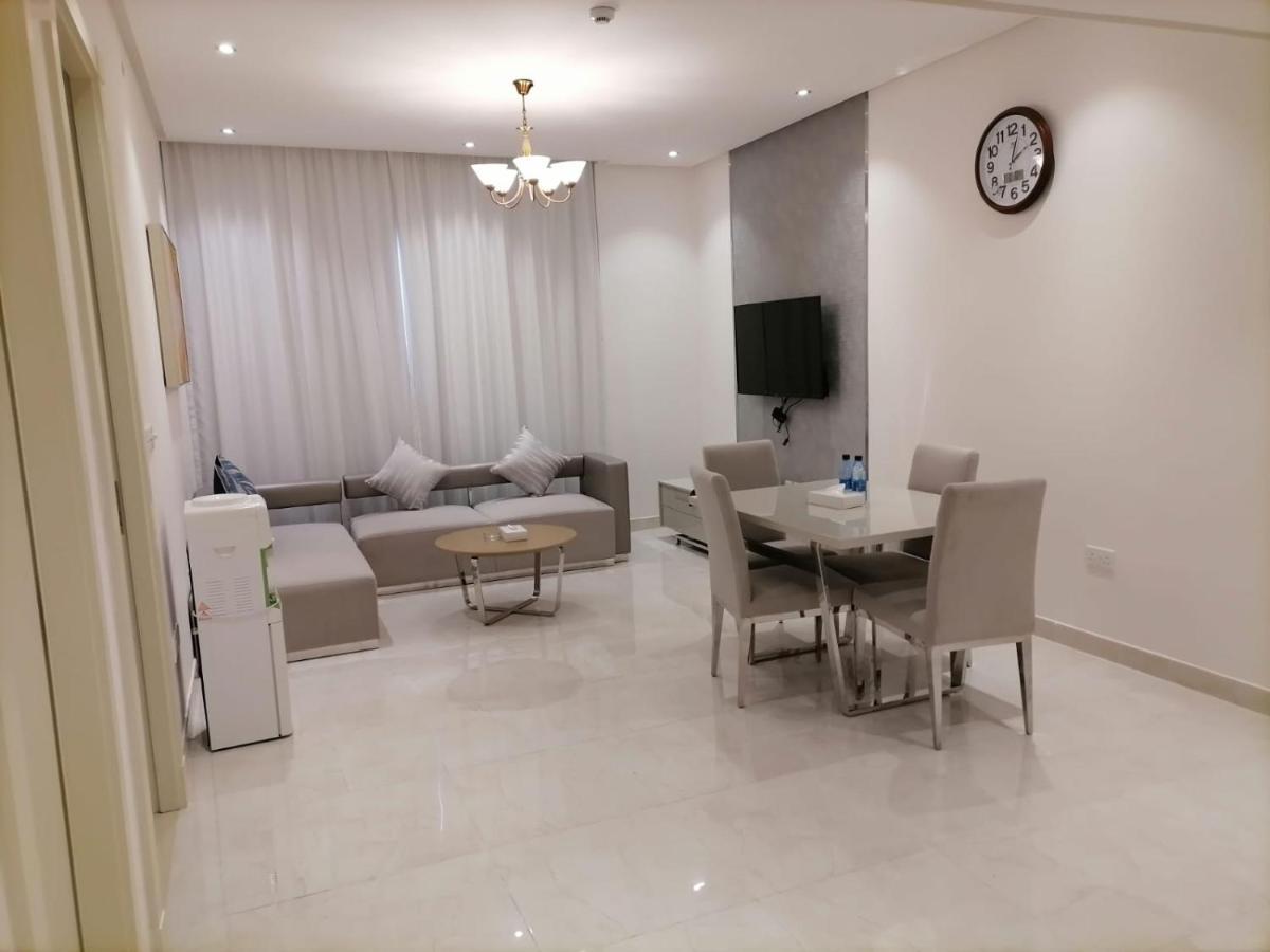 The Lodge Suites Manama Extérieur photo